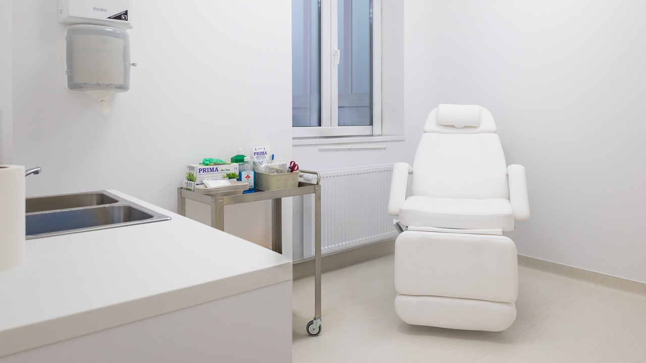 Unul dintre cabinetele Clinicii Miramed